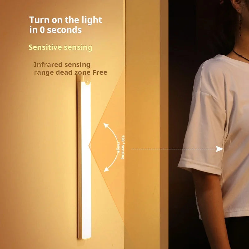 Luz LED com Sensor de Movimento Recarregável